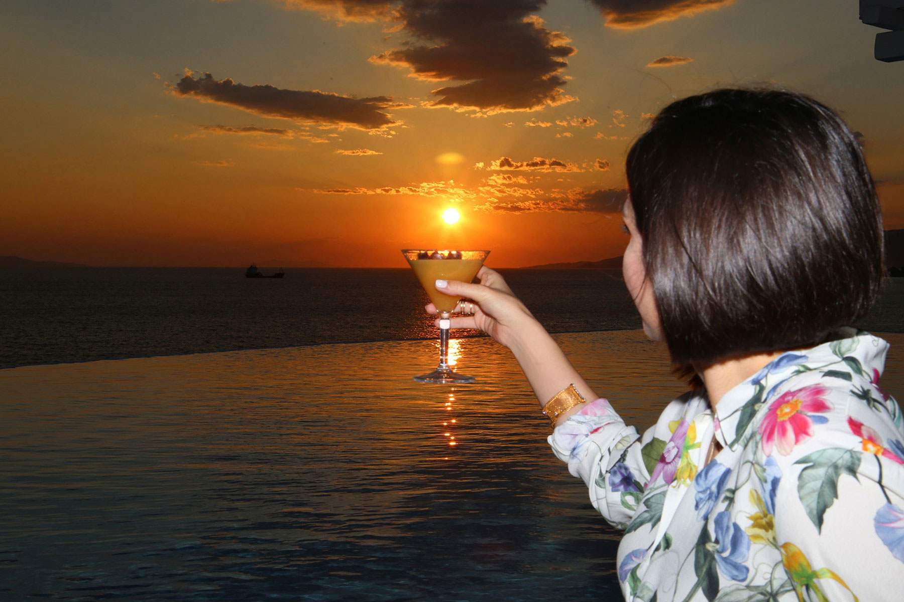 sunset cocktails Mykonos