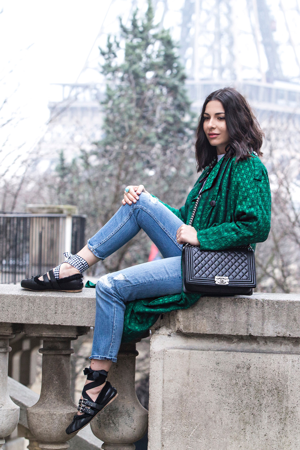 Stella Asteria Fashion & Lifestyle blogger wearing green trench coat & Miu Miu ballerinas