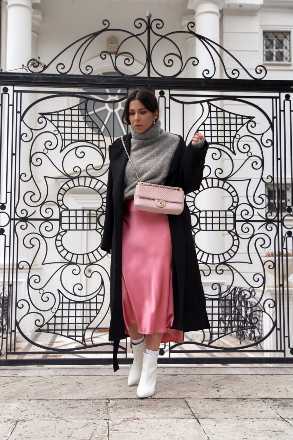 how to wear satin skirt in winter